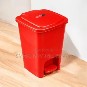 Practical Design 30l Hard Plastic Step Pedal Waste Bin for Outdoor Use