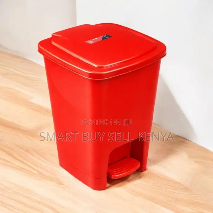 Practical Design 30l Hard Plastic Step Pedal Waste Bin for Outdoor Use
