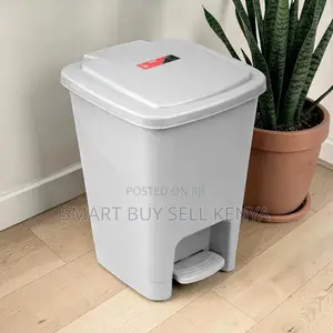 Firm Grip Eco Friendly 30l Hard Plastic Step Pedal Waste Garbage Bin