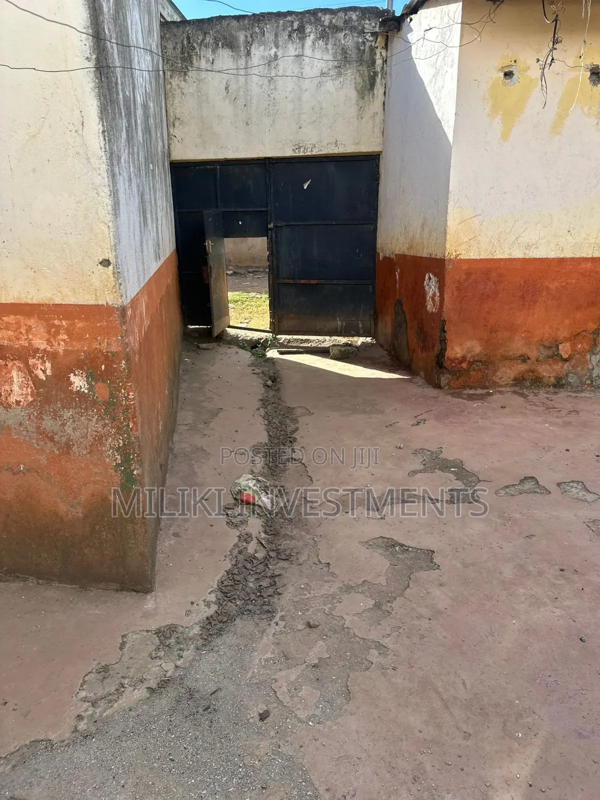 Commercial Plots With Rental House on Sale