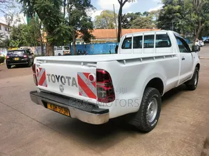 Toyota Hilux 2015 Pearl