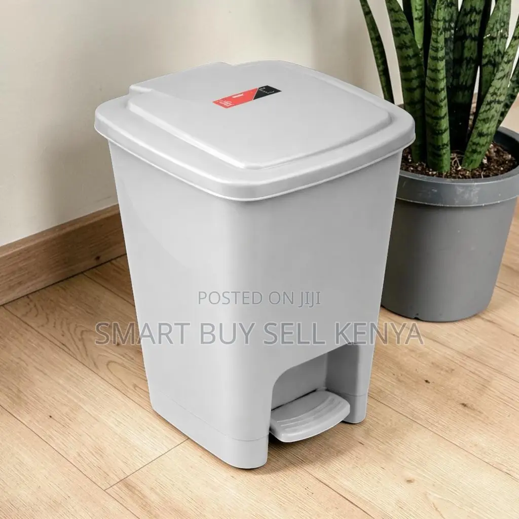 Efficient Disposal Fade Resistant 30l Plastic Step Pedal Waste Bin