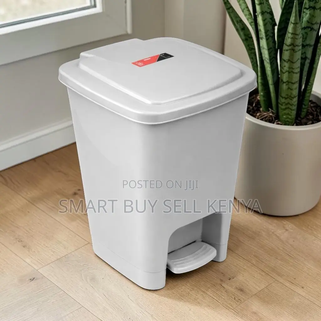Rounded Edges Waterproof Surface 30l Hard Plastic Step Pedal Waste Bin