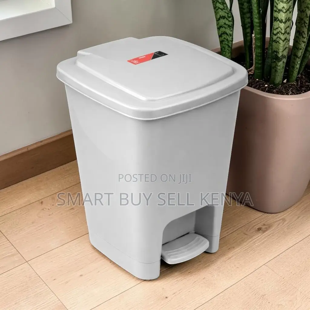 Smart Design Convenient Pedal 30l Hard Plastic Step Pedal Waste Bin