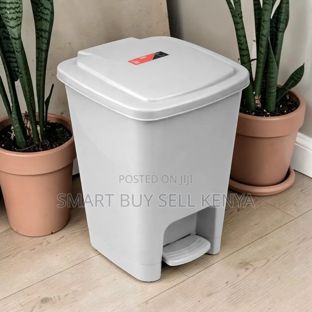 Premium Quality Outdoor Suitable 30l Hard Plastic Step Pedal Waste Bin