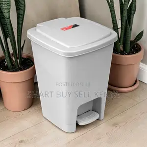 Premium Quality Outdoor Suitable 30l Hard Plastic Step Pedal Waste Bin