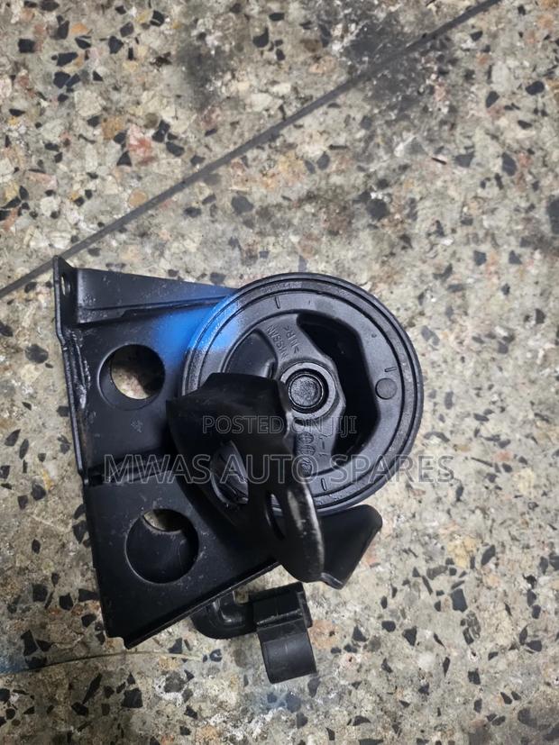 X Trail T30 Engine Mounting - thumbnail 2