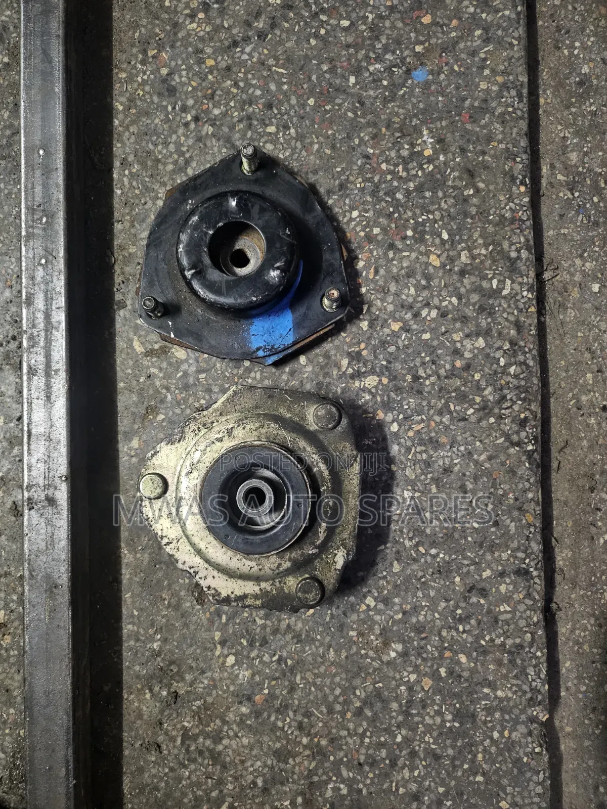 X Trail T30 Front Shock Mountain and Bearing