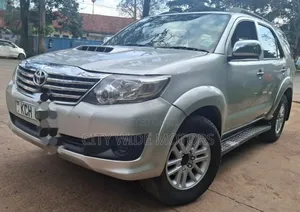 Toyota Fortuner 3.0 D AWD 2010 Silver