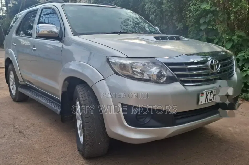 Toyota Fortuner 3.0 D AWD 2010 Silver