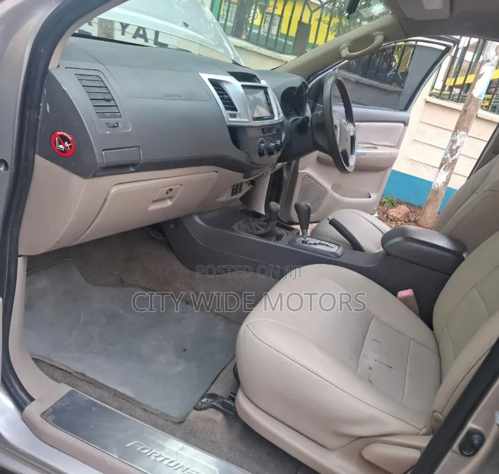 Toyota Fortuner 3.0 D AWD 2010 Silver