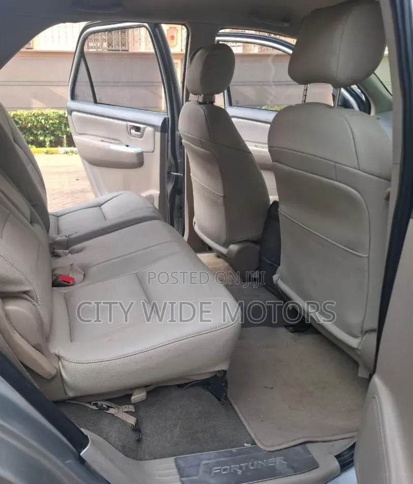 Toyota Fortuner 3.0 D AWD 2010 Silver