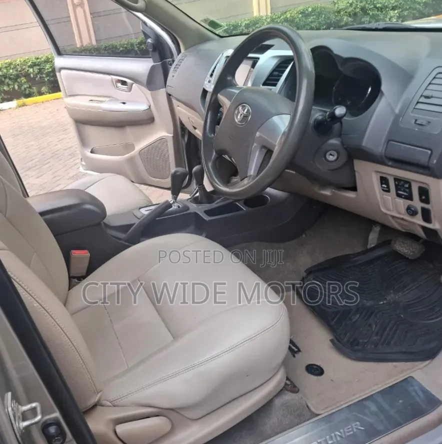 Toyota Fortuner 3.0 D AWD 2010 Silver