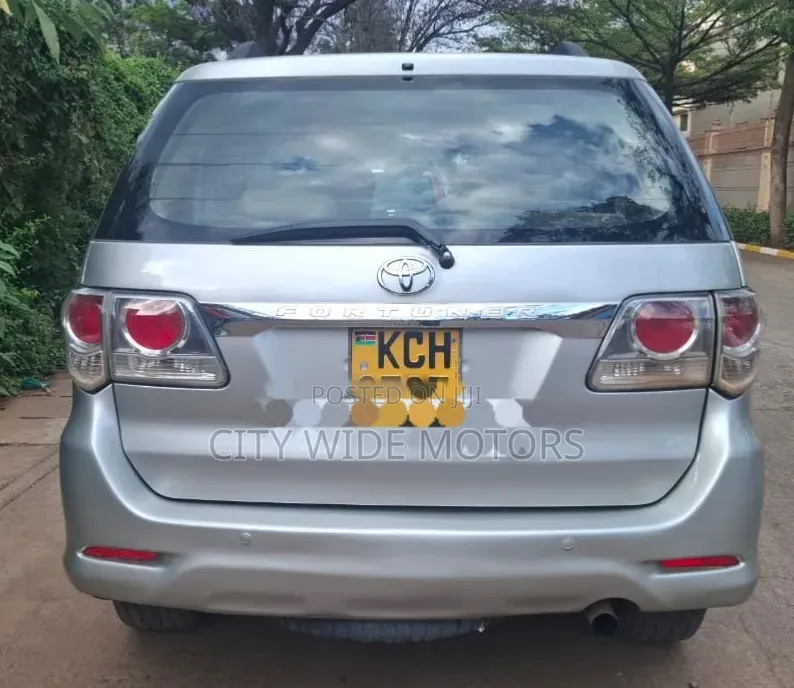 Toyota Fortuner 3.0 D AWD 2010 Silver