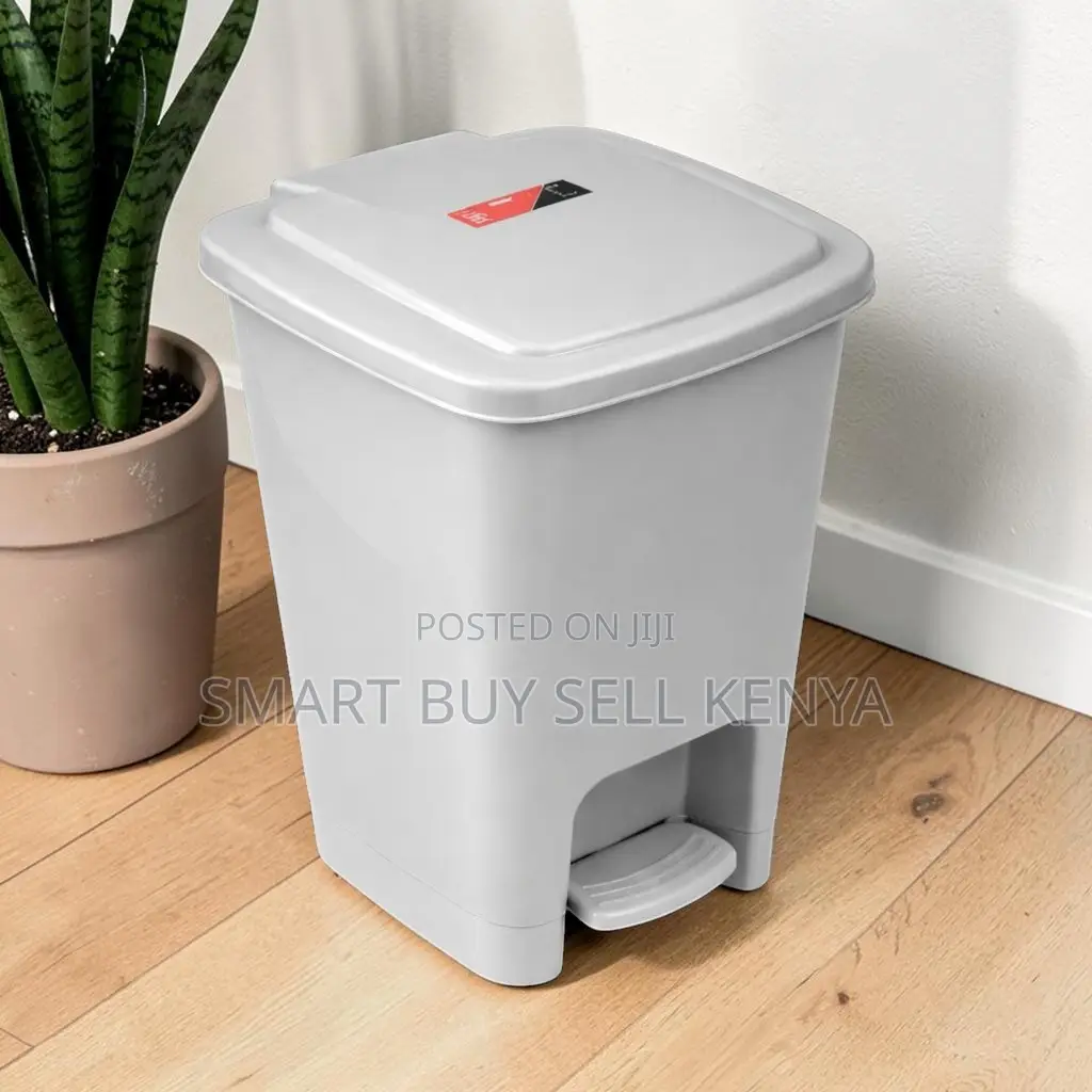 30 Litres Hard Plastic Easy Disinfect Step Pedal Garbage Waste Bin