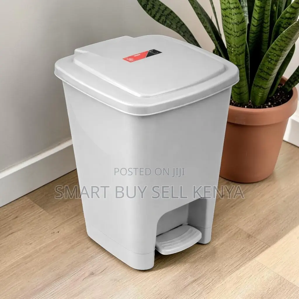 30 Litres Hard Plastic Seamless Design Step Pedal Garbage Waste Bin