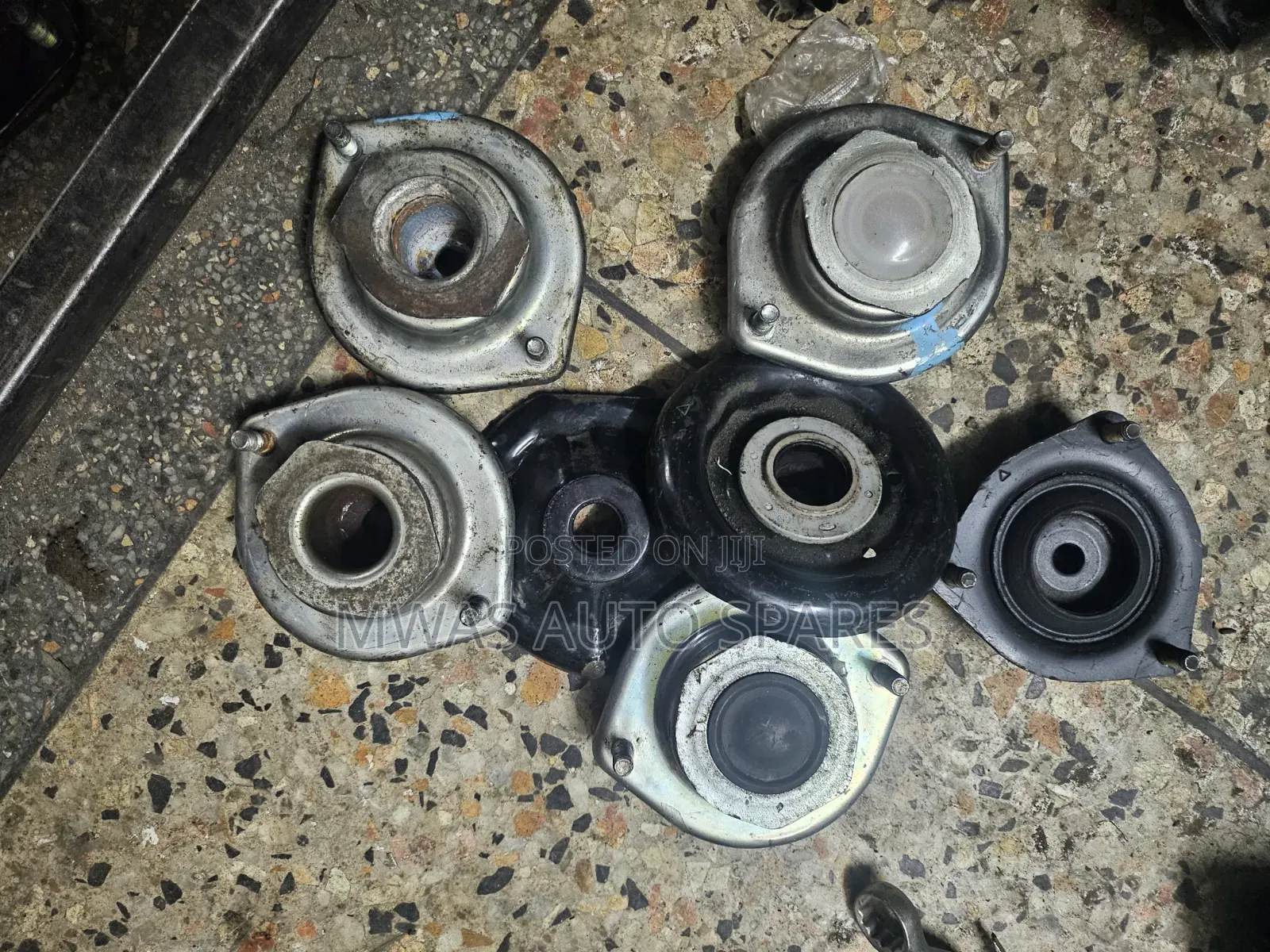 Toyota Passo Front Shocks Mountain