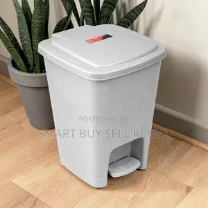 30 Litres Hard Plastic Uv Resistant Step Pedal Garbage Waste Dust Bin