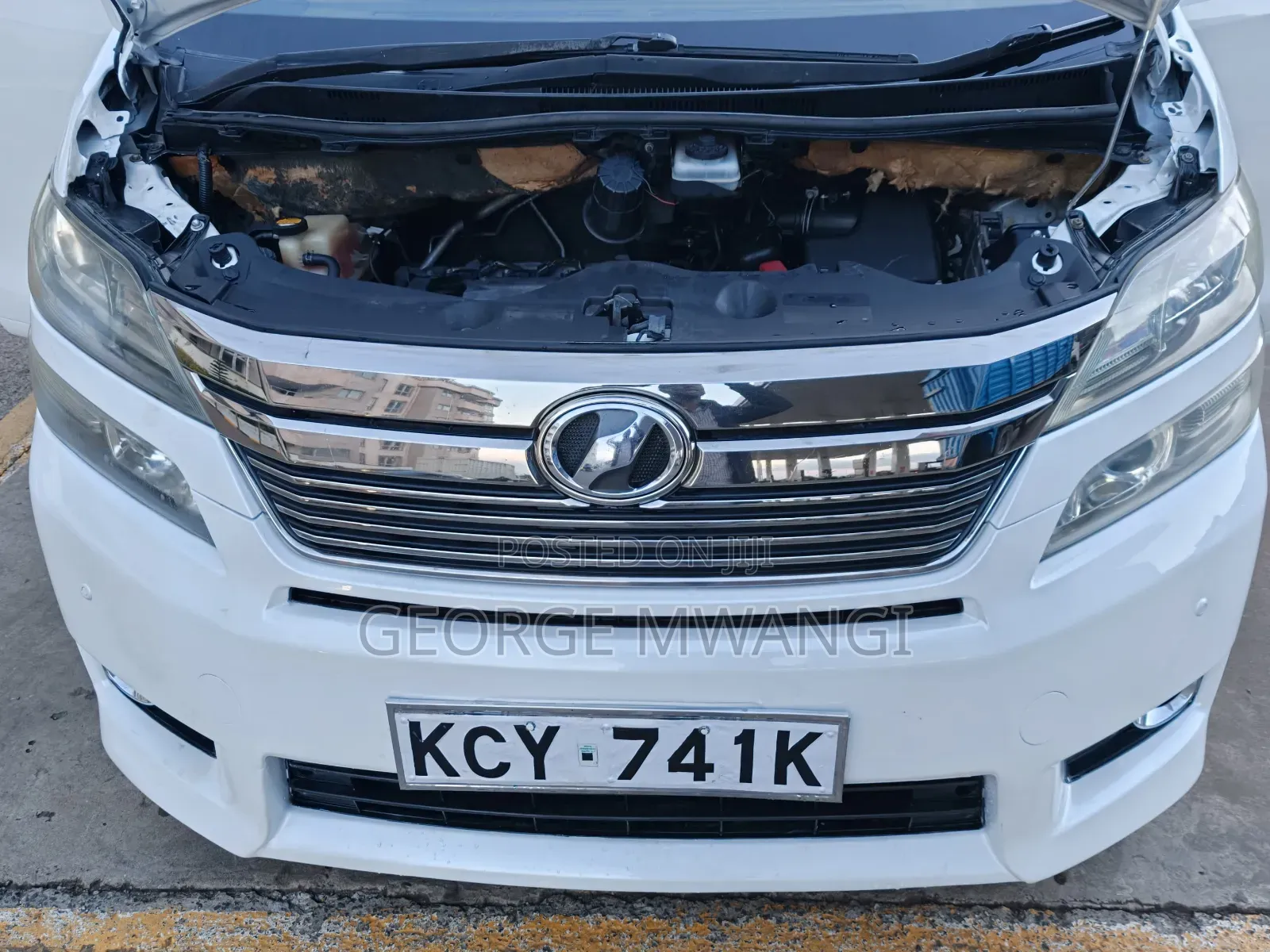 Toyota Vellfire 2012 White