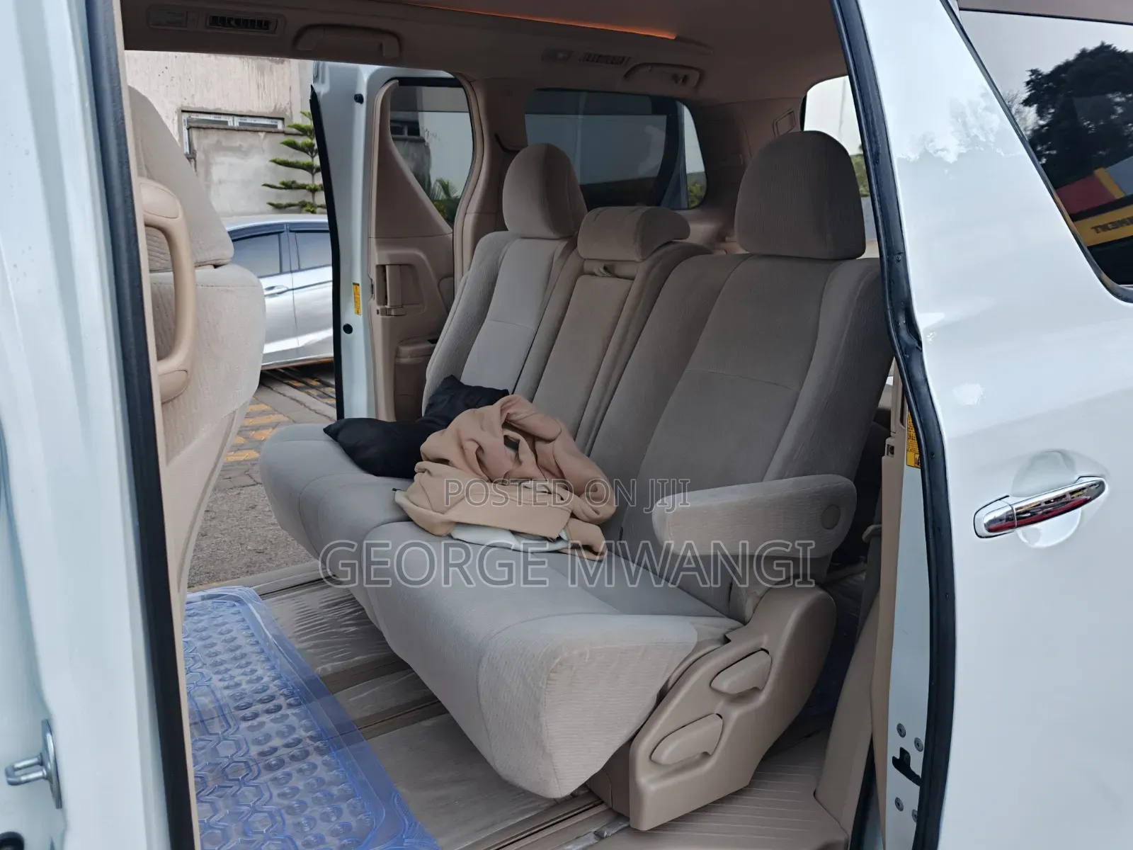 Toyota Vellfire 2012 White