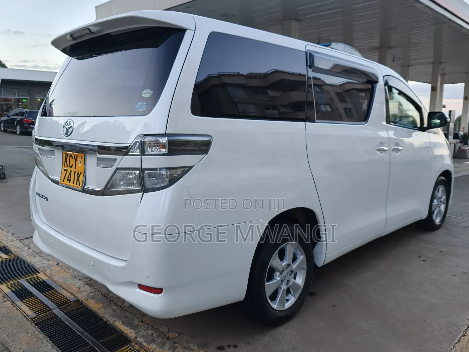 Toyota Vellfire 2012 White