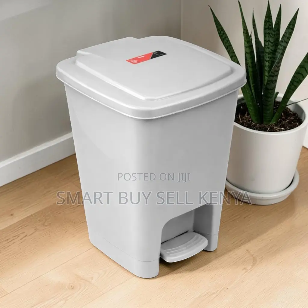 30 Litres Hard Plastic Chemical Resistant Step Pedal Garbage Waste Bin