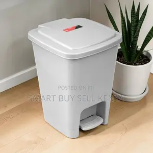30 Litres Hard Plastic Chemical Resistant Step Pedal Garbage Waste Bin