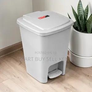 30 Litres Hard Plastic Seamless Body Step Pedal Garbage Waste Dust Bin