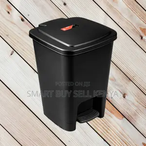 30 Litres Hard Plastic Compact Footprint Step Pedal Garbage Waste Bin