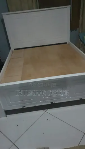 White Wooden Panel Bed 5 *6