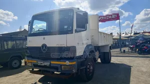 Mercedez Acros