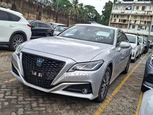 Toyota Crown 2020 Gray