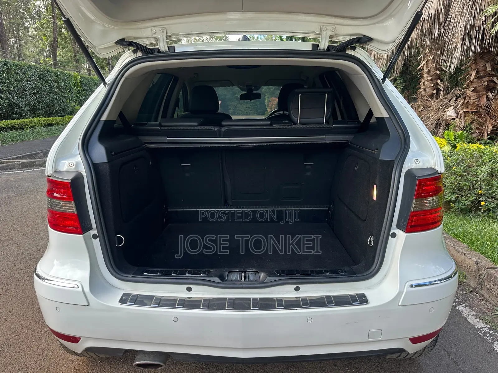 Mercedes-Benz B-Class B180 Petrol 2011 White