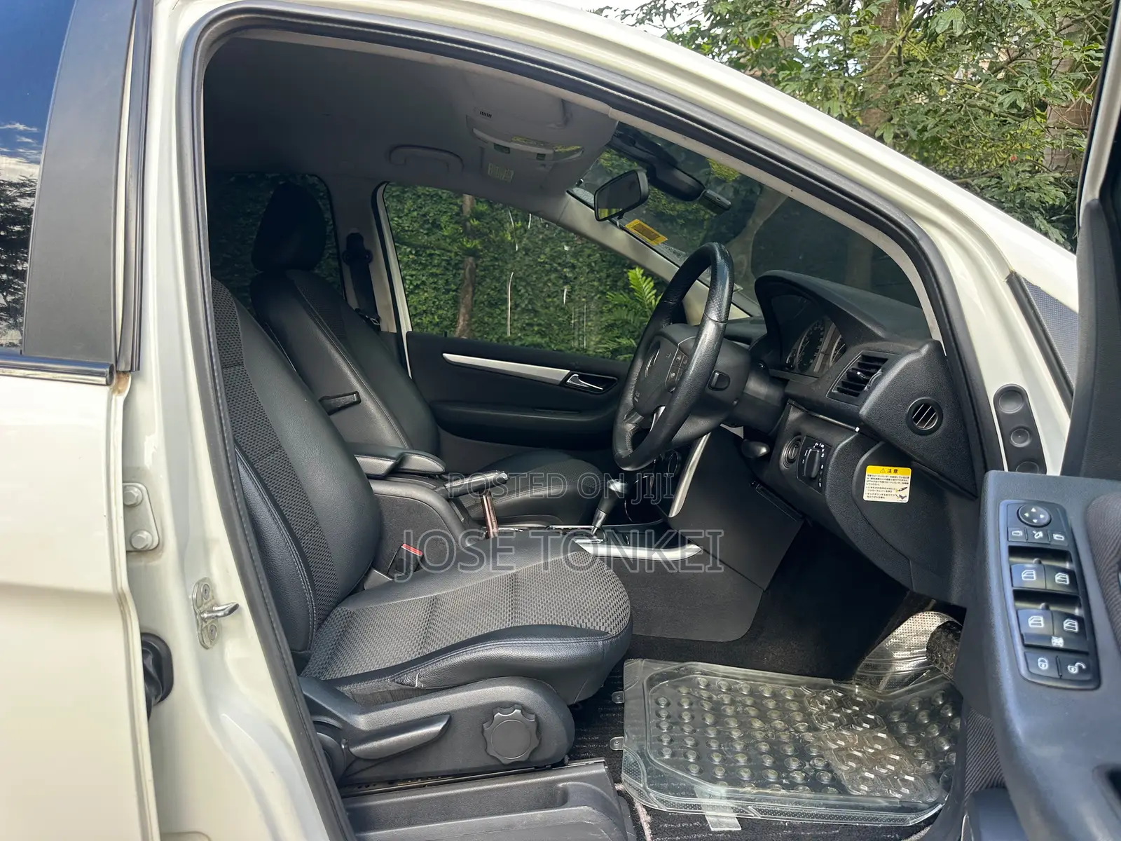Mercedes-Benz B-Class B180 Petrol 2011 White