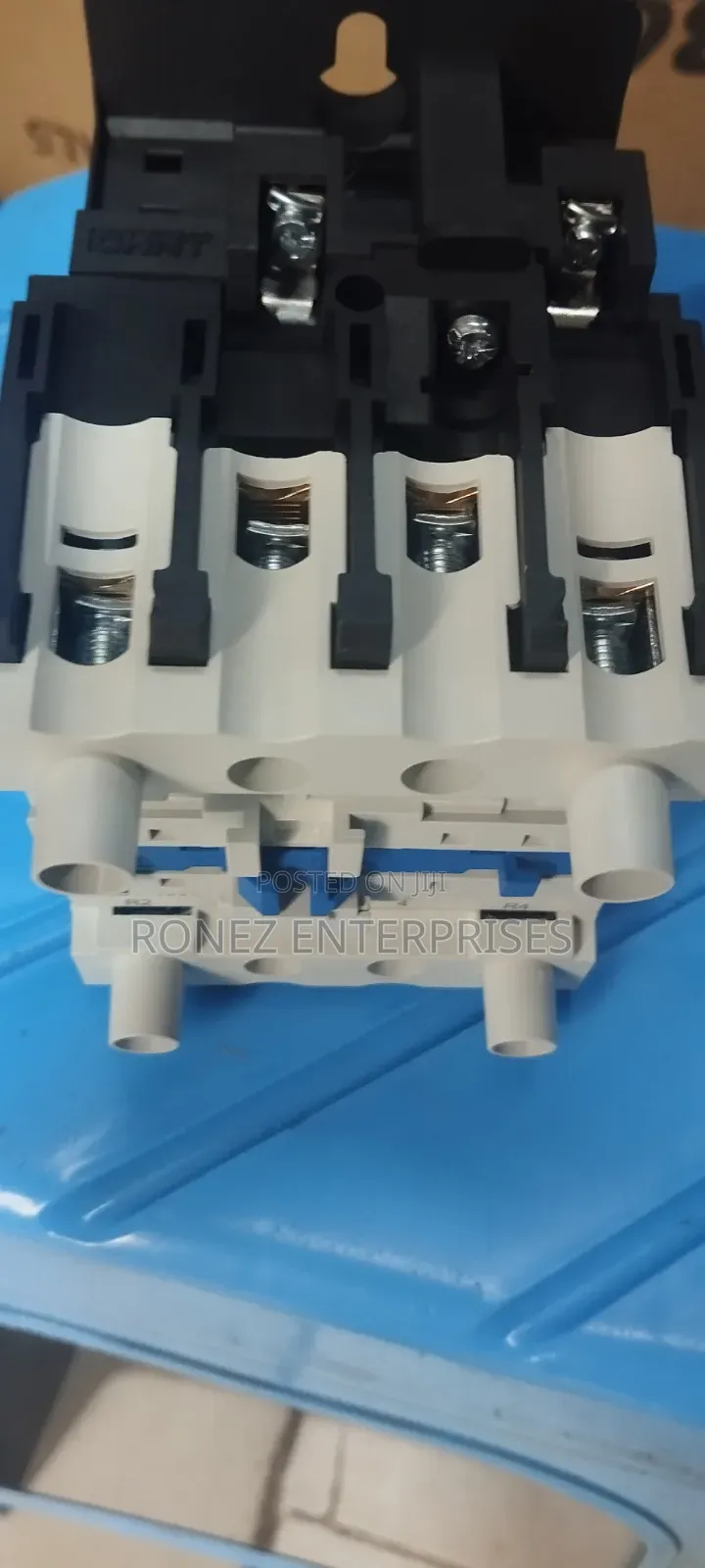 Charge Over Contactor 60 Amps