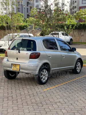 Toyota Vitz 2004 Silver