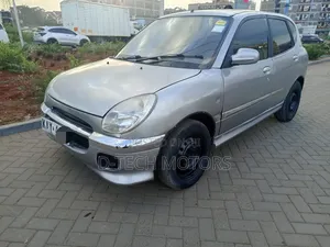 Toyota Duet 2002 Silver