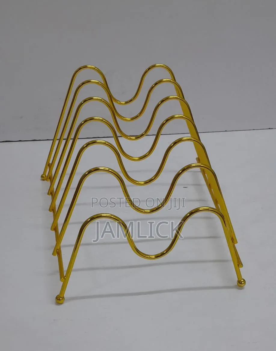 6 Plates Metallic Golden Plate Stand - Bz