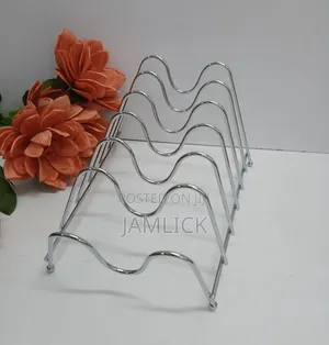 6 Plates Metallic Golden Plate Stand - Bz
