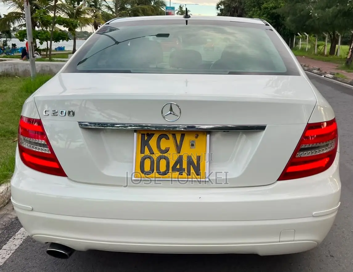 Mercedes-Benz C200 2012 White