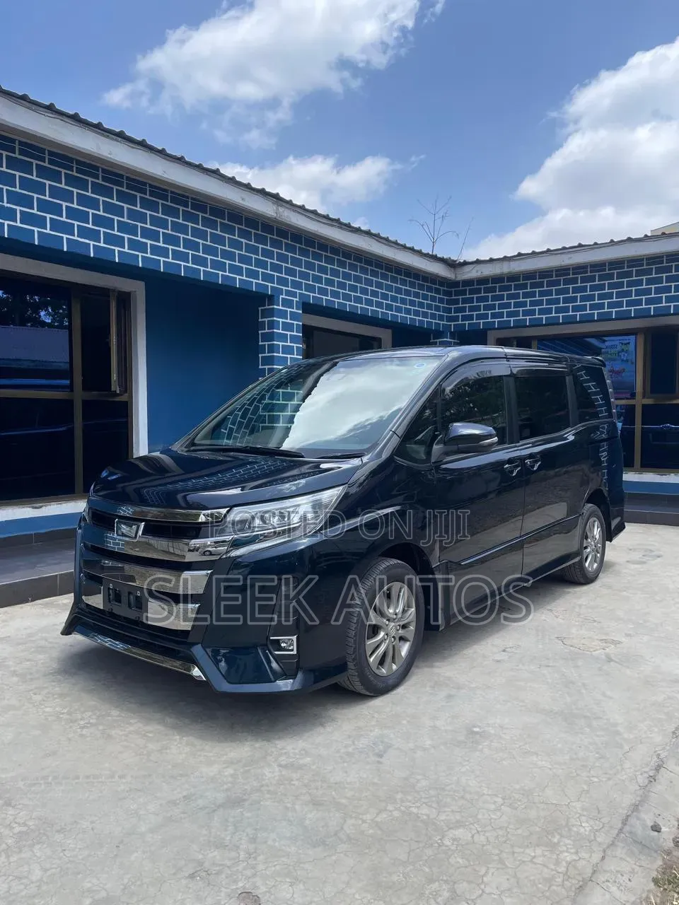 Toyota Noah 2018 Black