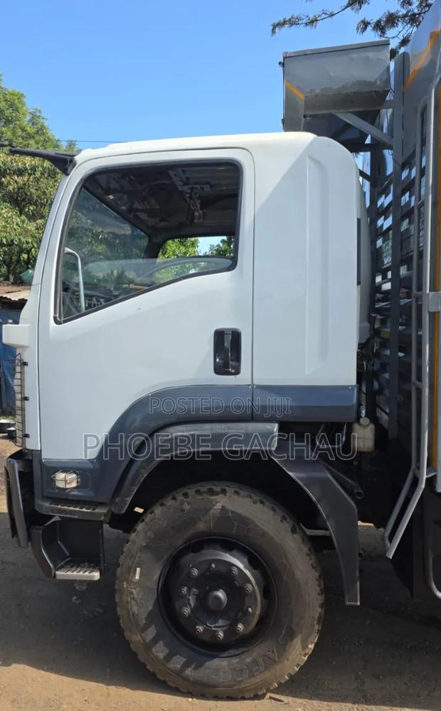 Isuzu FVZ 2023 White - thumbnail 4