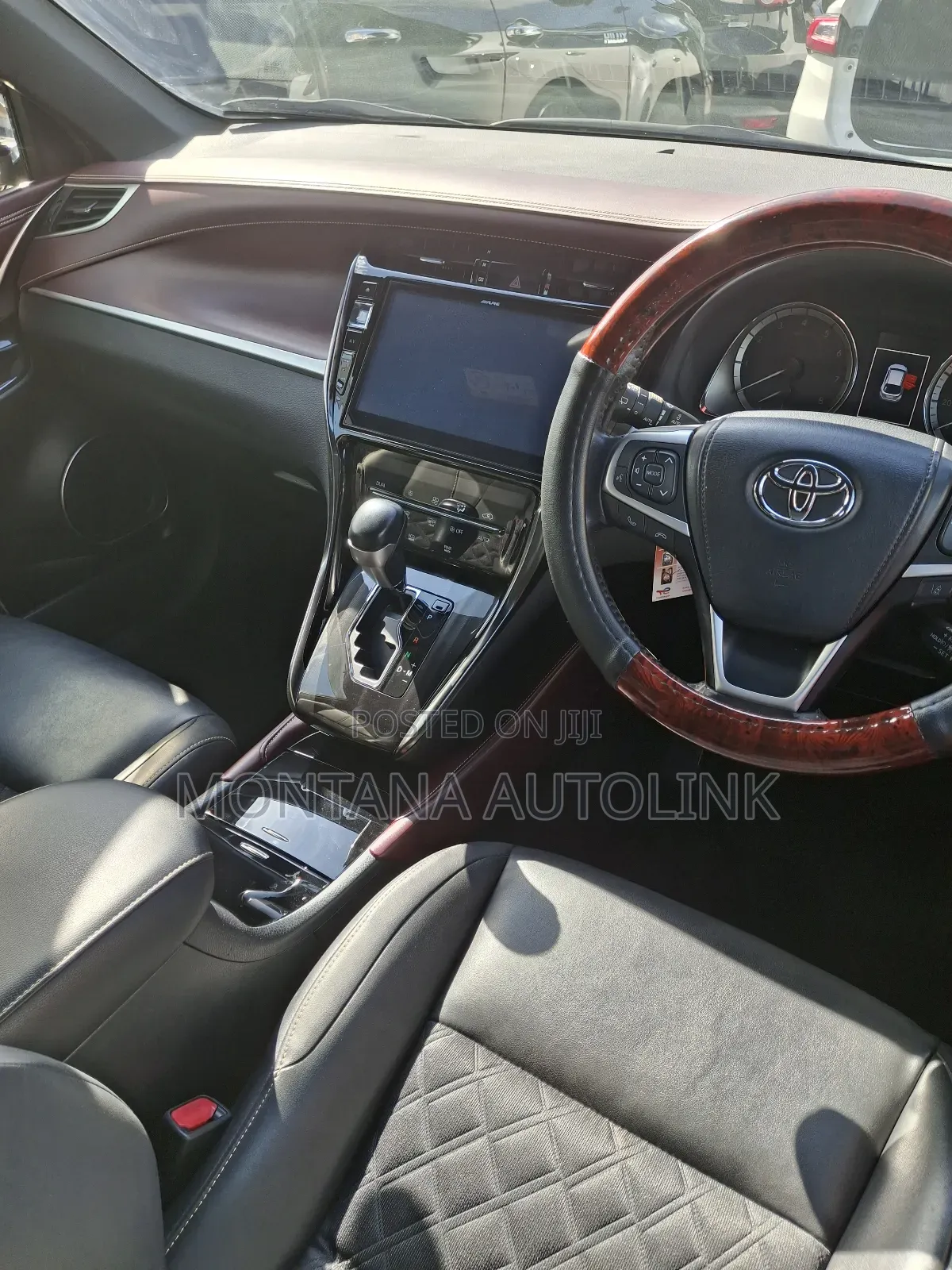 Toyota Harrier 2.0 2019 White
