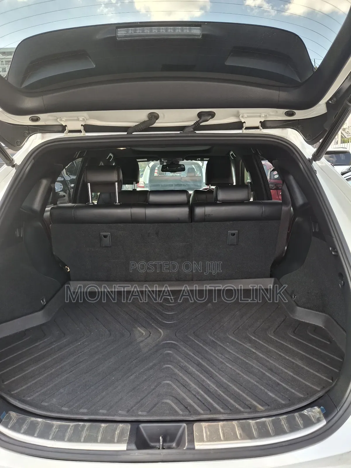 Toyota Harrier 2.0 2019 White