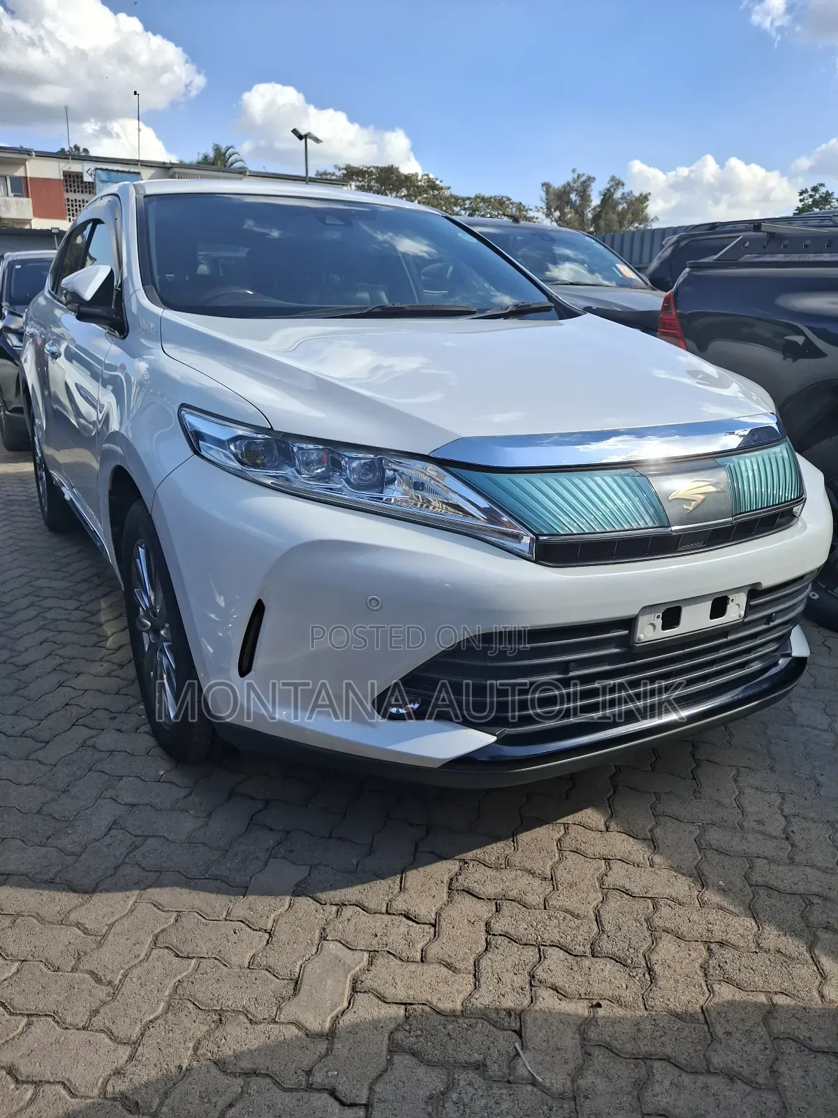 Toyota Harrier 2.0 2019 White