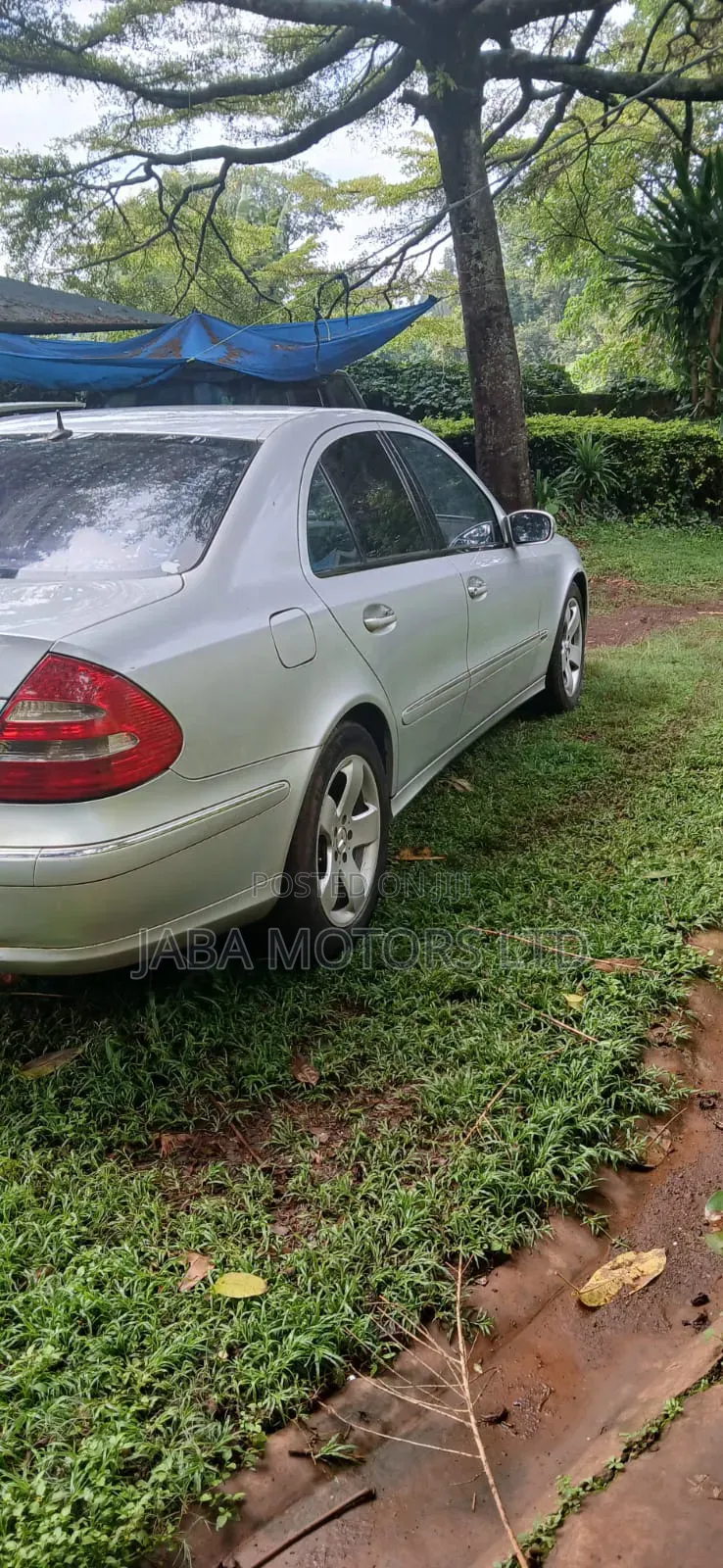 Mercedes-Benz E280 2005 Blue