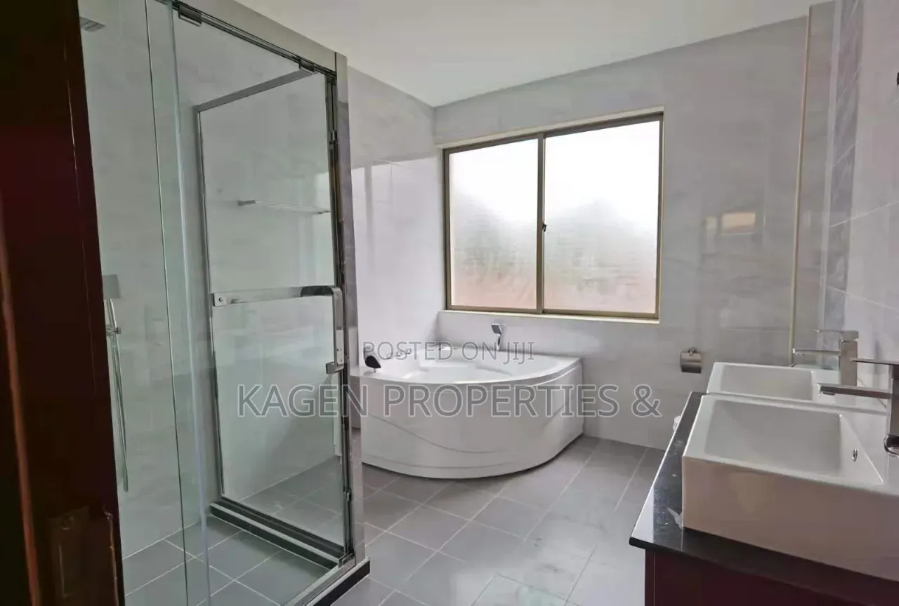 5bdrm House in Lavington, Muthangari for rent