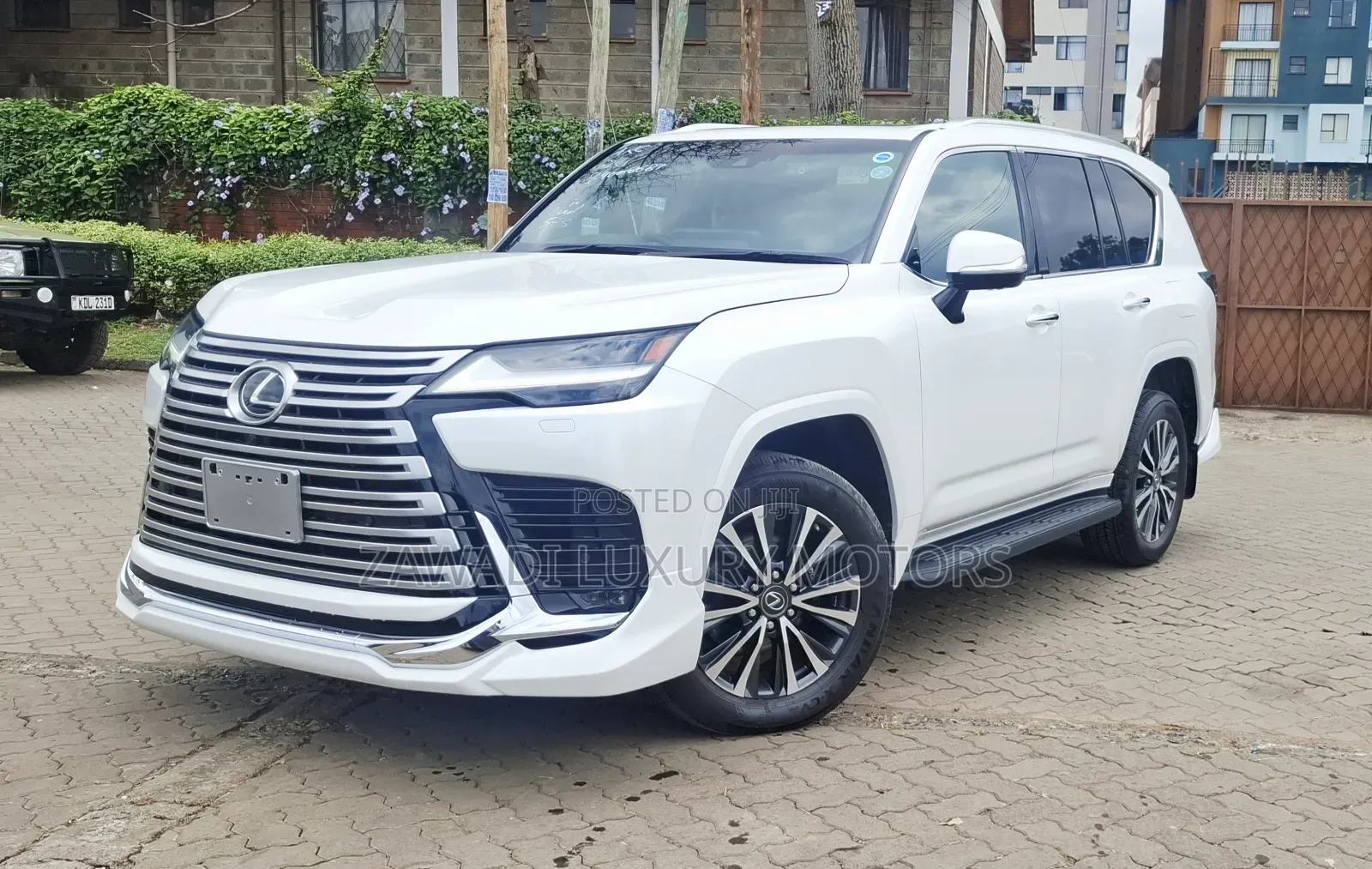 Lexus LX 600 2022 White