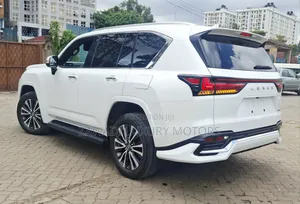 Lexus LX 600 2022 White