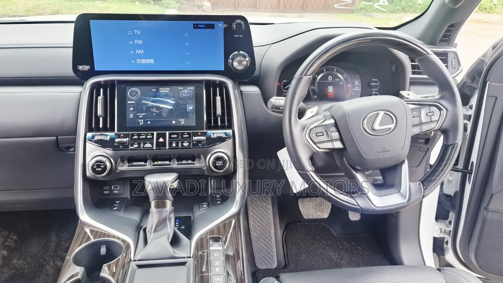 Lexus LX 600 2022 White